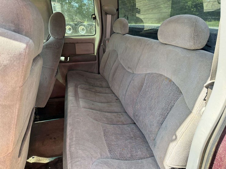 2000-chevrolet-silverado-1500-image-12