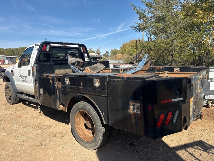 2010-ford-f550-xlt-image-3