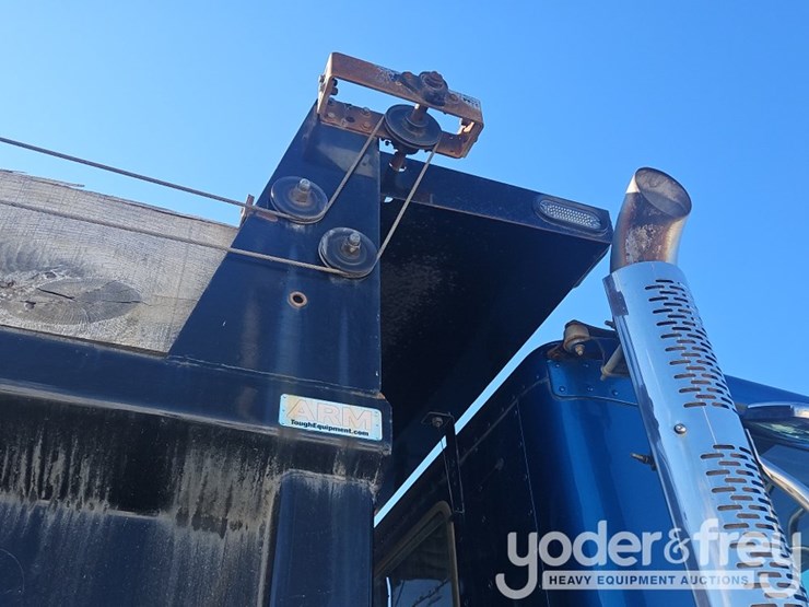 2019-freightliner-122sd-image-42