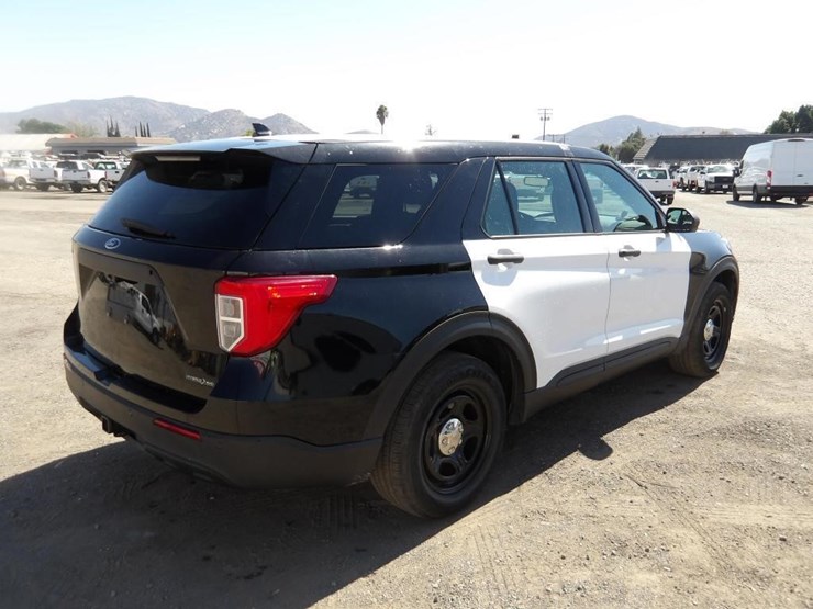 2020-ford-explorer-image-3