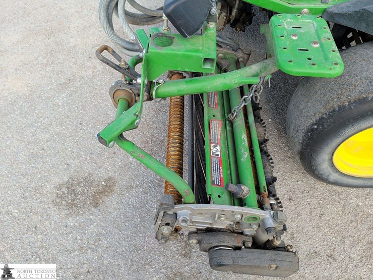 2015-john-deere-2500-image-11