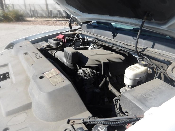 2013-chevrolet-2500-image-8