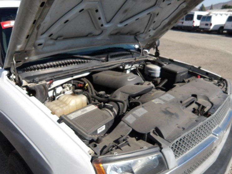 2003-chevrolet-silverado-2500-image-16