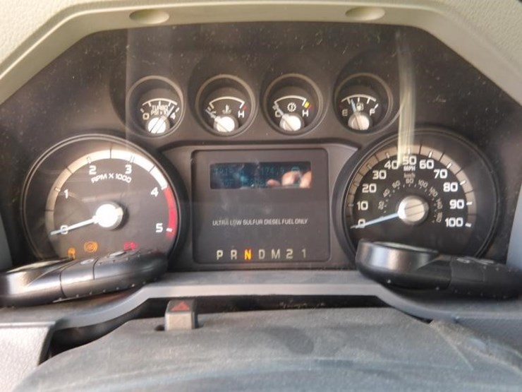 2015-ford-f550-xlt-image-27