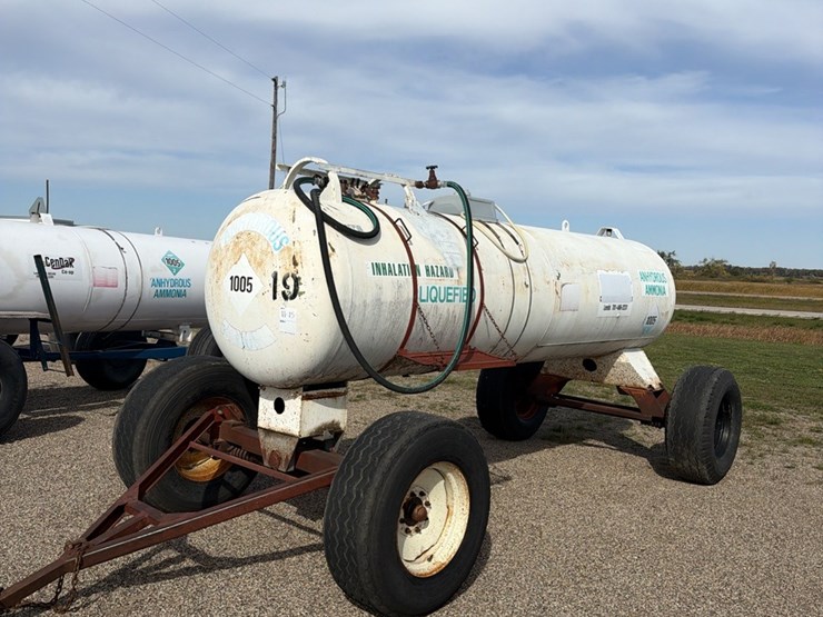 11-15-1450-gallon-nh3-tank,-15r--22.5-tires-image-1