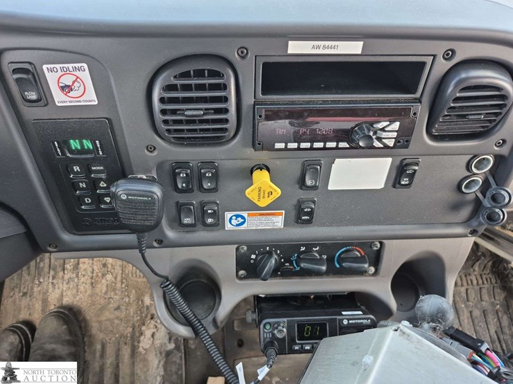 2019-freightliner-108sd-image-20