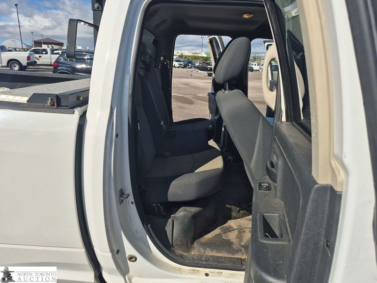 2011-dodge-1500-image-27