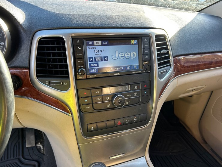 2012-jeep-grand-cherokee-image-51