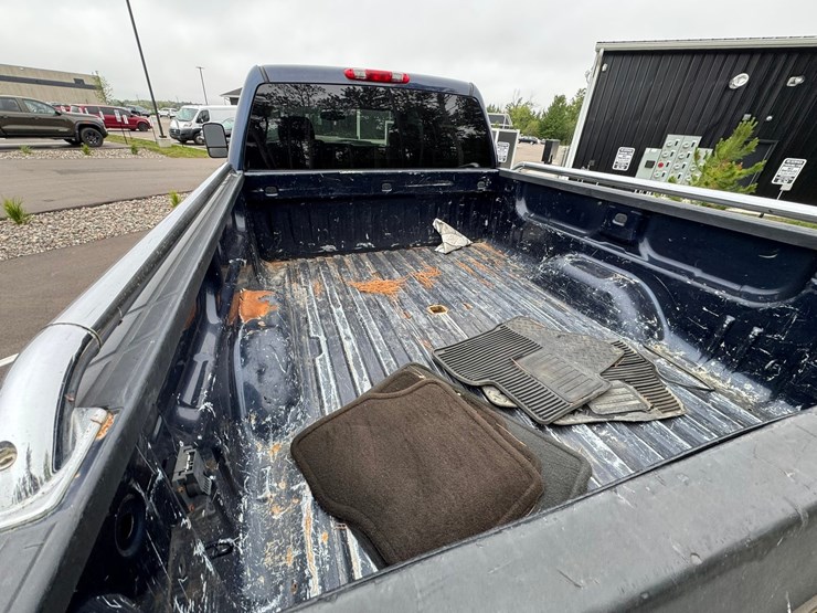 2009-chevrolet-2500-image-17