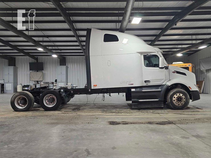 2024-peterbilt-579-image-6