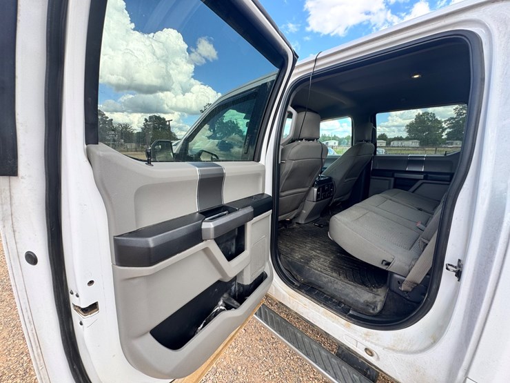2020-ford-f150-xlt-image-10
