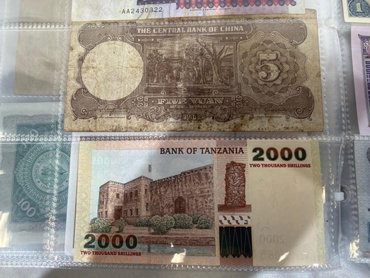 #40311-•-foreign-currency-bank-notes-image-127