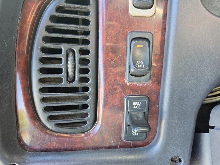 2007-freightliner-m2-106-image-70