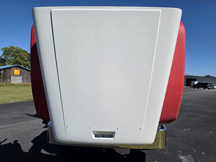 2001-freightliner-fld120-image-31