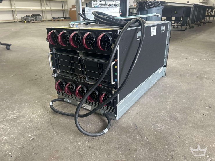 hp-blade-chassis-with-12-servers-image-2
