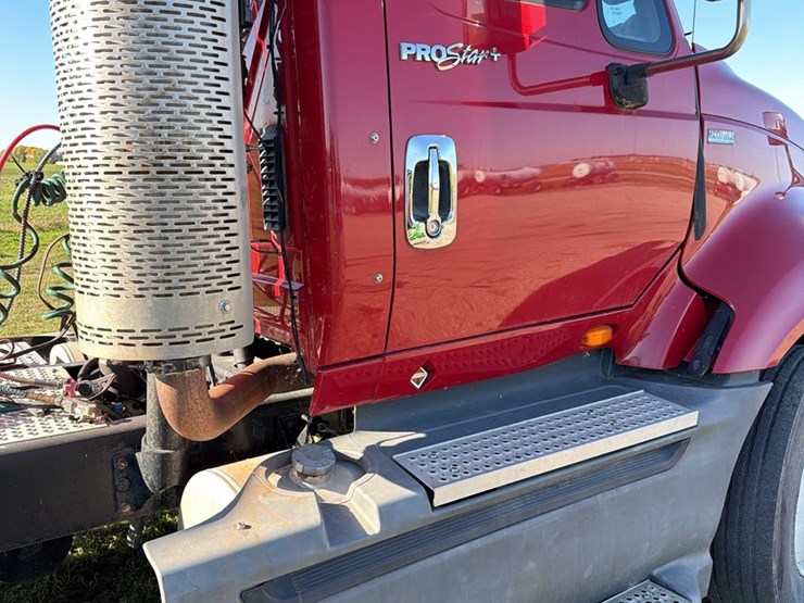2012-international-prostar-image-23