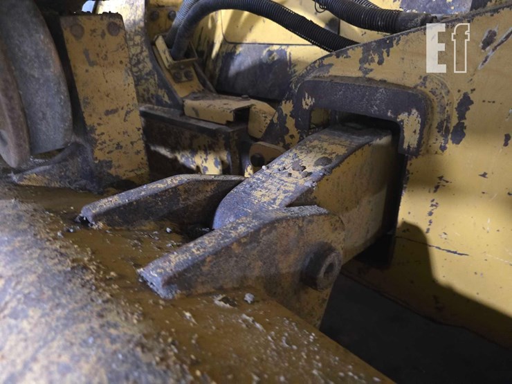 2019-caterpillar-d6k2-lgp-image-26