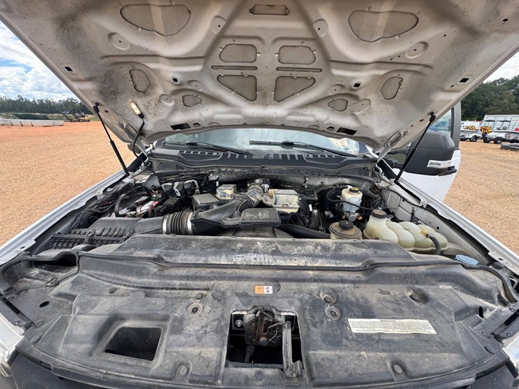 2022-ford-f250-xl-image-16