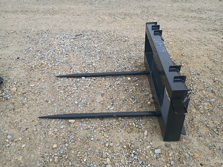 #l69-031-•-jct-bale-spear-skid-steer-attachment-image-2