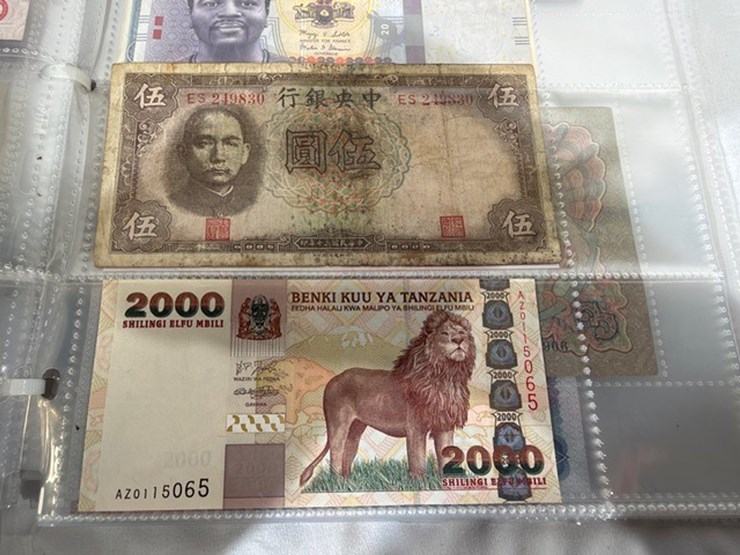 #40311-•-foreign-currency-bank-notes-image-125