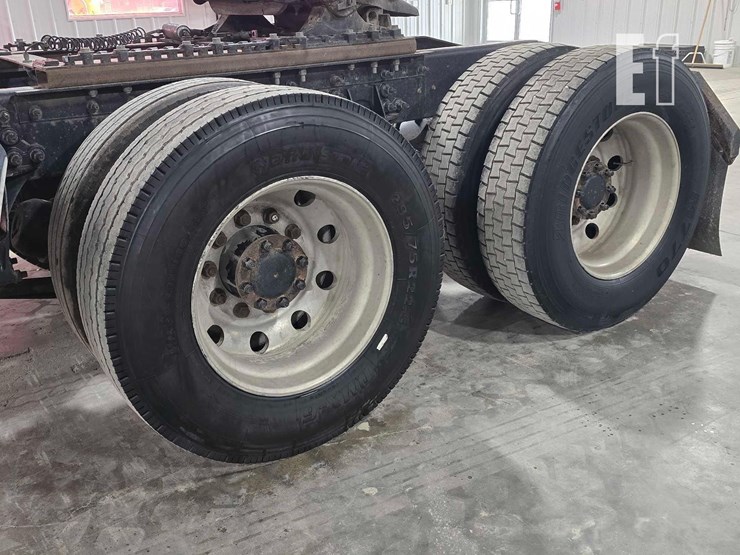 2013-international-prostar-image-28