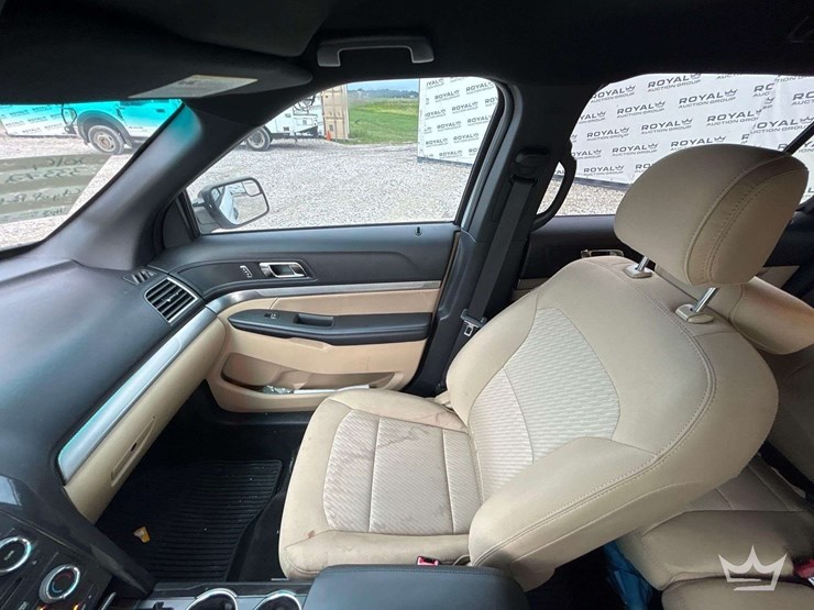 2016-ford-explorer-image-20