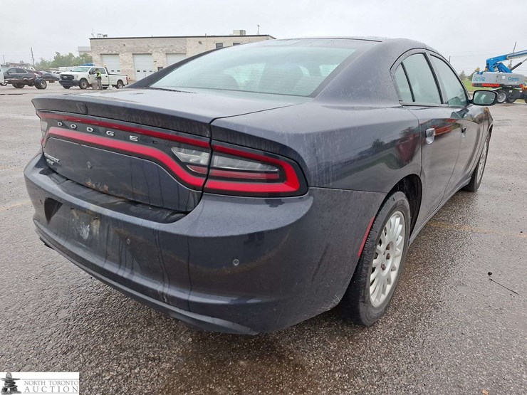 2017-dodge-charger-image-5