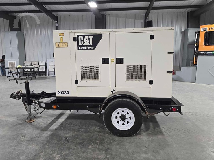 2015-caterpillar-xq30-image-6