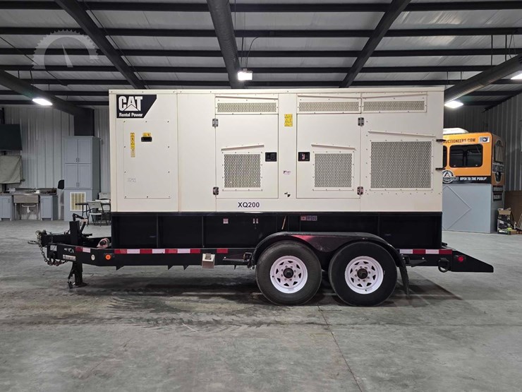 2014-caterpillar-xq200-2-image-5