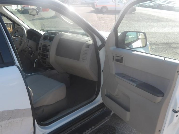 2012-ford-escape-image-10