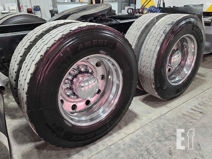 2000-kenworth-w900-image-27