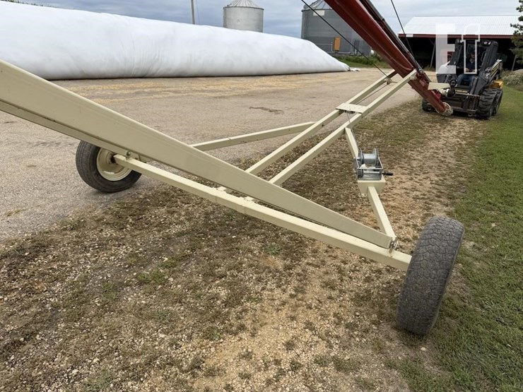 buhler-farm-king-856-image-7
