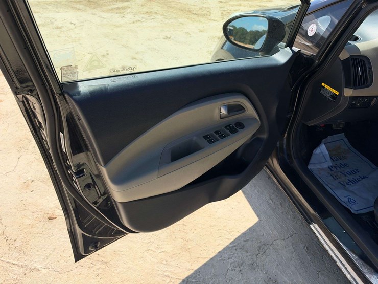 2014-kia-rio-lx-4-door-sedan-(148,347-miles)-image-9