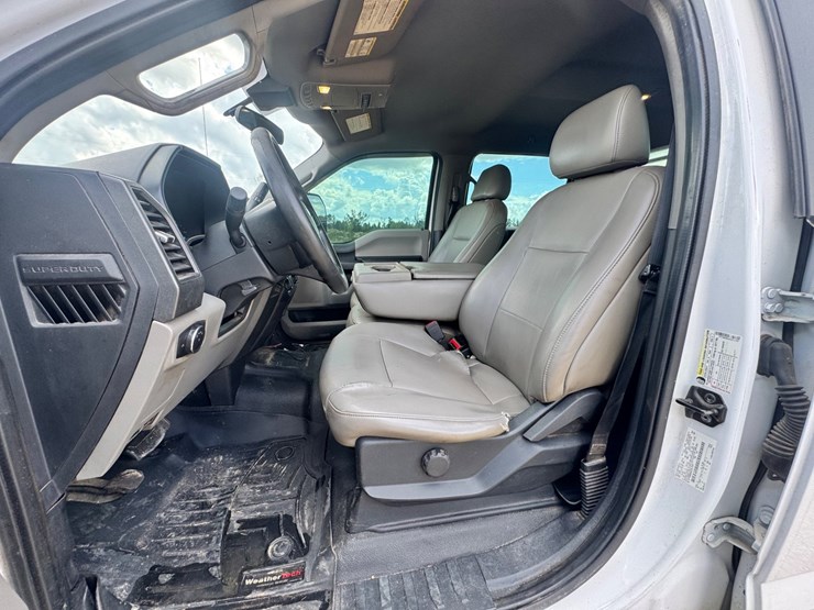 2022-ford-f250-xl-image-13