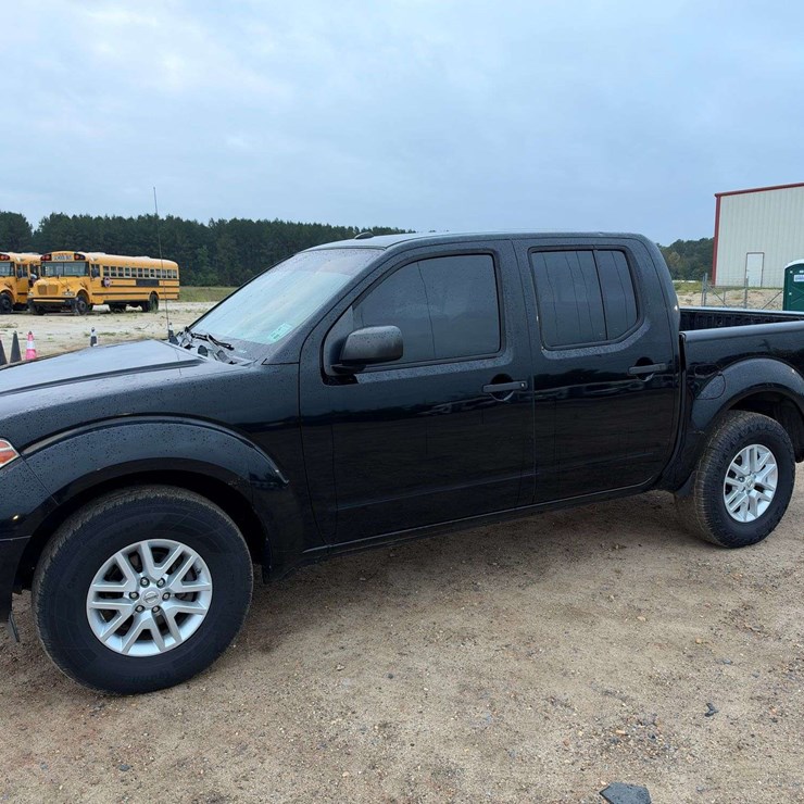 2015 NISSAN FRONTIER