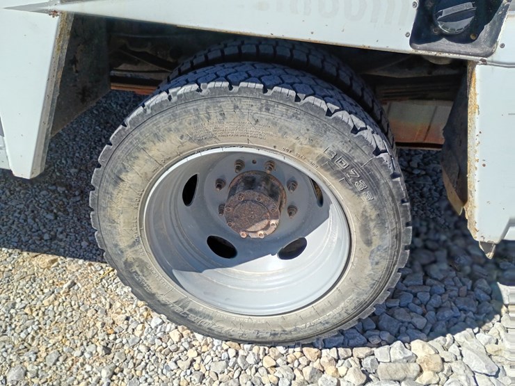 2003-ford-f550-image-104
