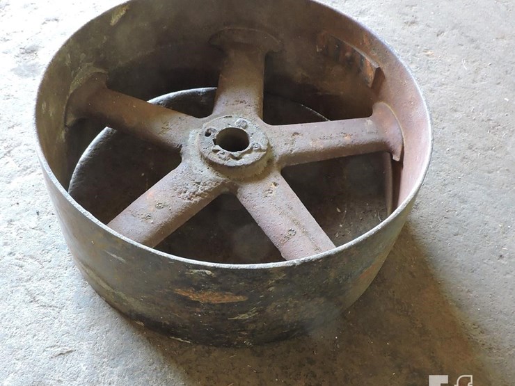 steel-flat-belt-pulley,-16”-diameter-x-6”-wide-image-1