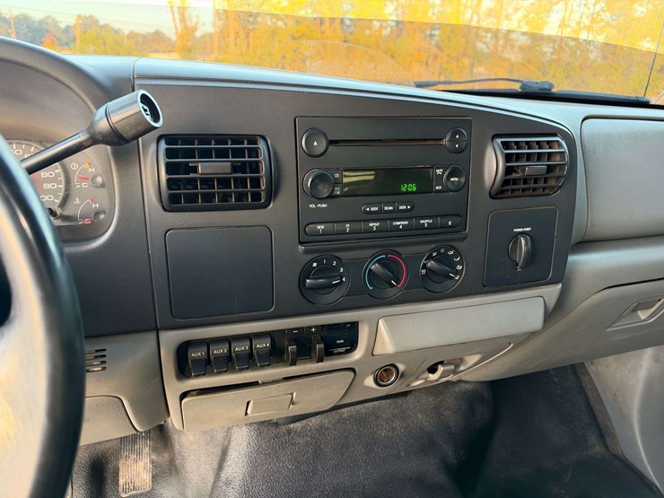 2007-ford-f550-image-13