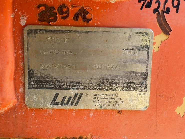 2007-lull-944e-42-image-19