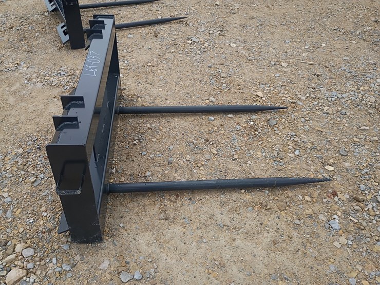 #l69-037-•-jct-bale-spear-skid-steer-attachment-image-4