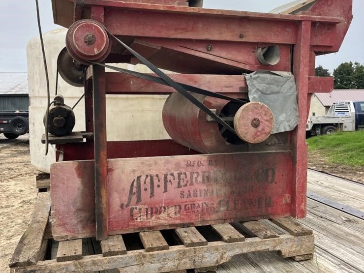 antique-a.t.-ferrell-fanning-mill-image-3