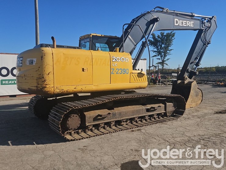 2011-deere-200d-image-5
