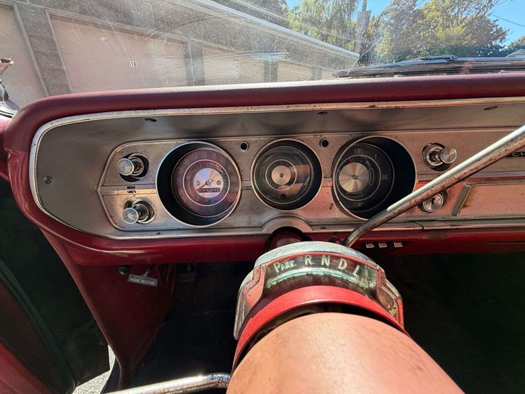 1965-chevrolet-chevelle-300-deluxe-4-door-sedan-(33,434-miles)-image-12