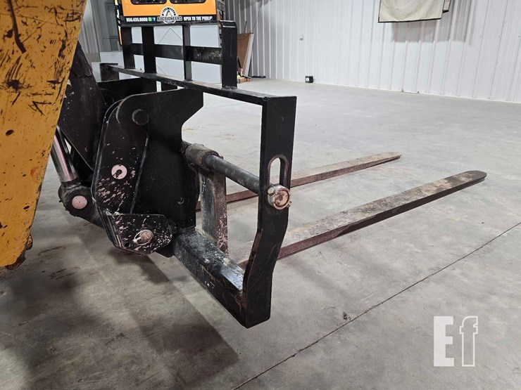 2018-caterpillar-tl1255d-image-11