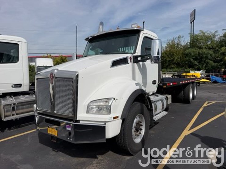 2017-kenworth-t880-image-1