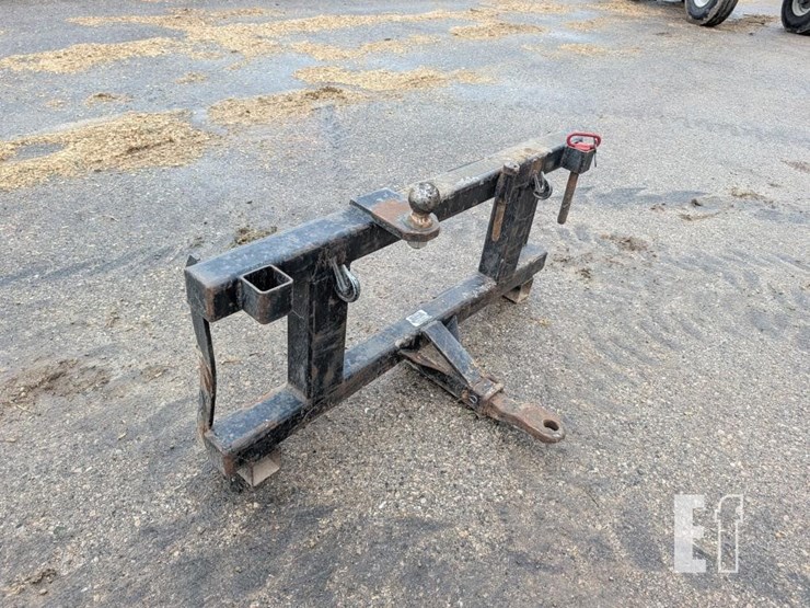 skid-steer-hitch-attachment-image-4