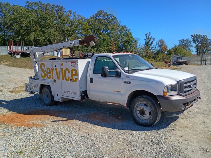 2003-ford-f550-image-11