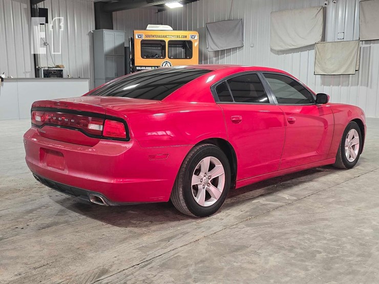 2013-dodge-image-3