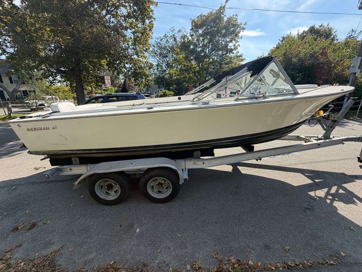 bertram-20-moppie-powerboat-w/trailer-"island-girl"-image-18