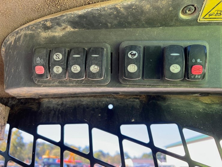 2013-caterpillar-289c2-image-19